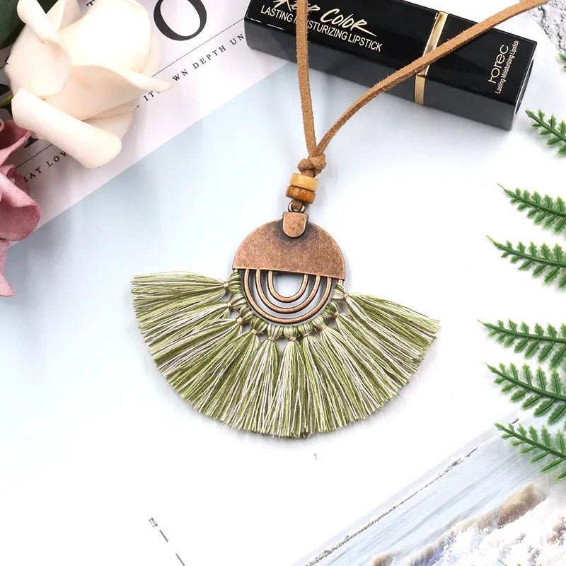 Bohemian macrame necklace