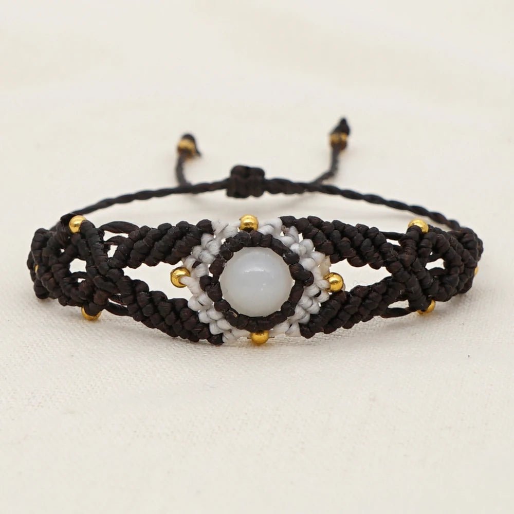 Macrame bracelet with stone