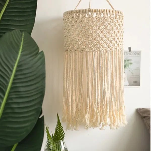 Macrame lampshade suspension