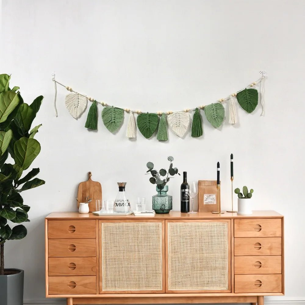 Macrame leaf garland