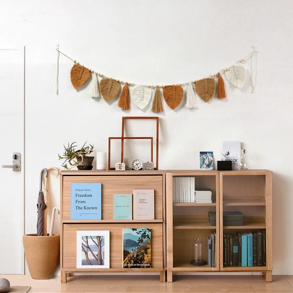 Macrame leaf garland