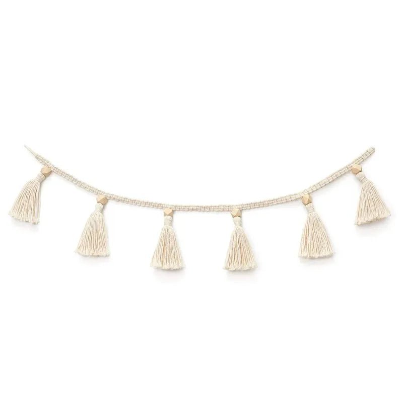 Macrame pompom garland