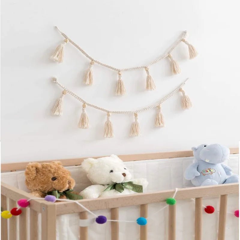 Macrame pompom garland