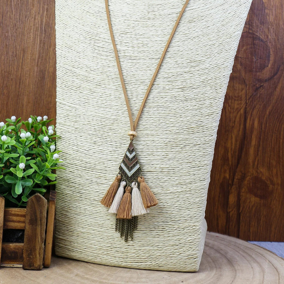 Macrame style necklace