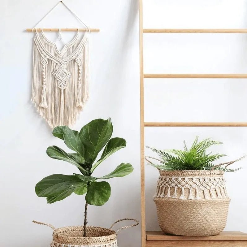 Macrame wall weaving