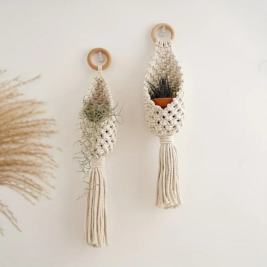 Mini macrame plant hanger