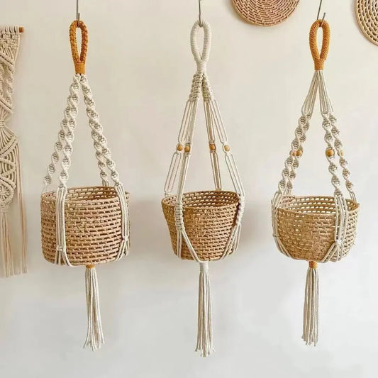 Twisted macrame hanger